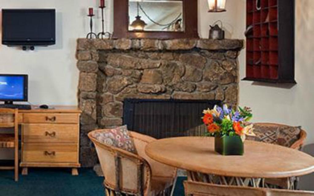Branding Iron Motel Chama 外观 照片